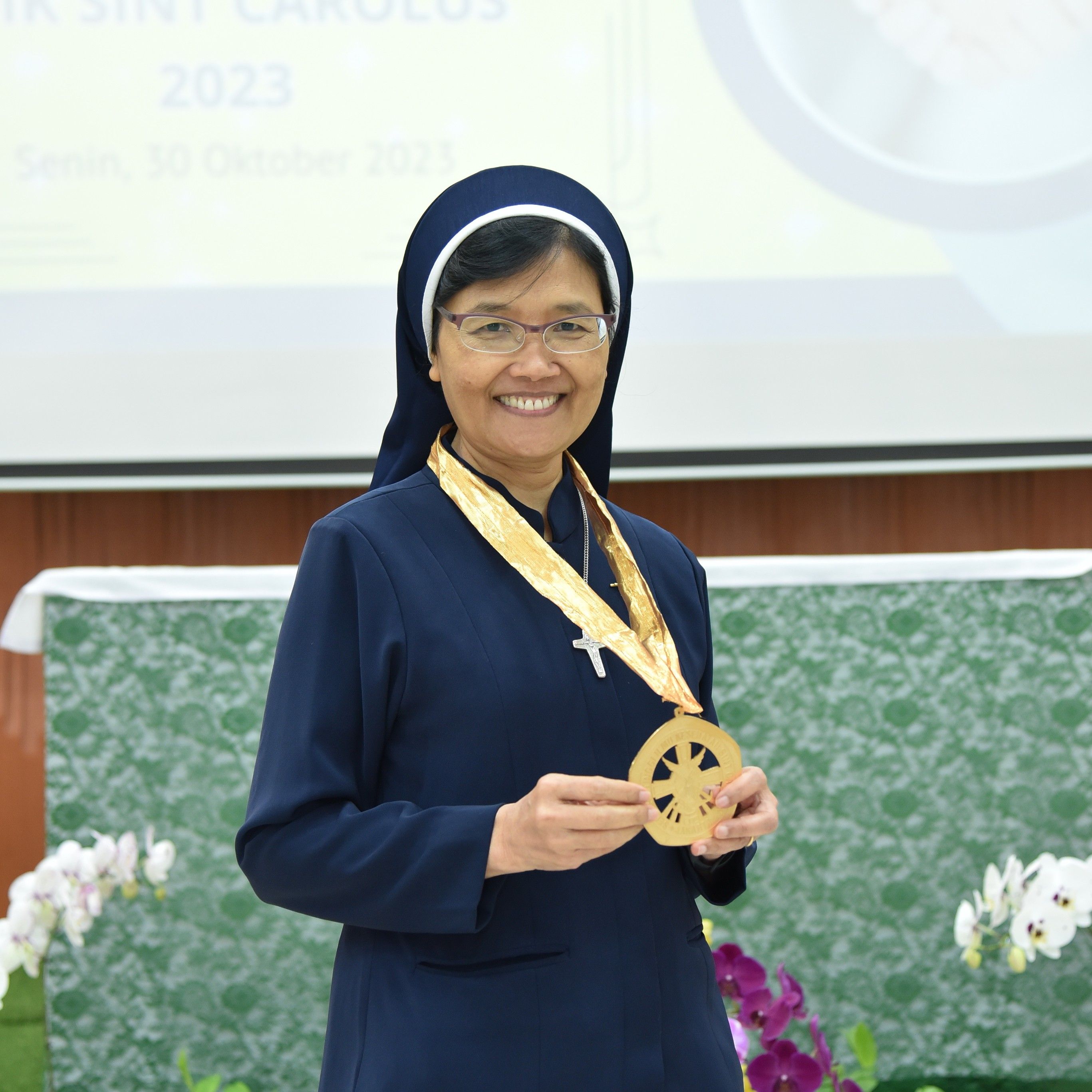 Sr. Veronica Dwiatmi Widyastuti, CB - Ketua STIK Sint Carolus